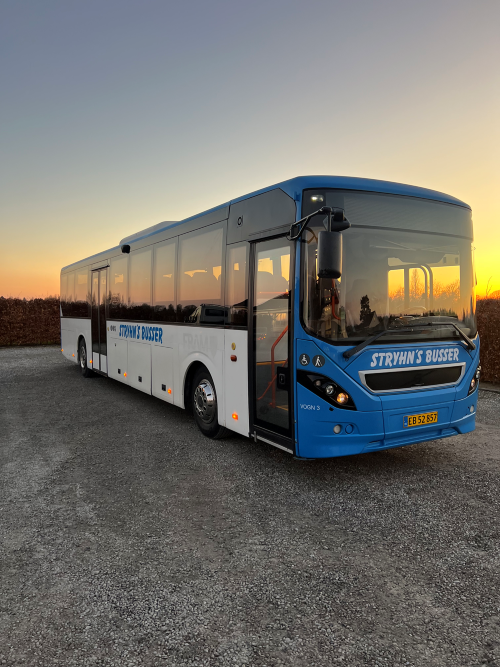 Bus m. plads til 51 passager, til dagsture